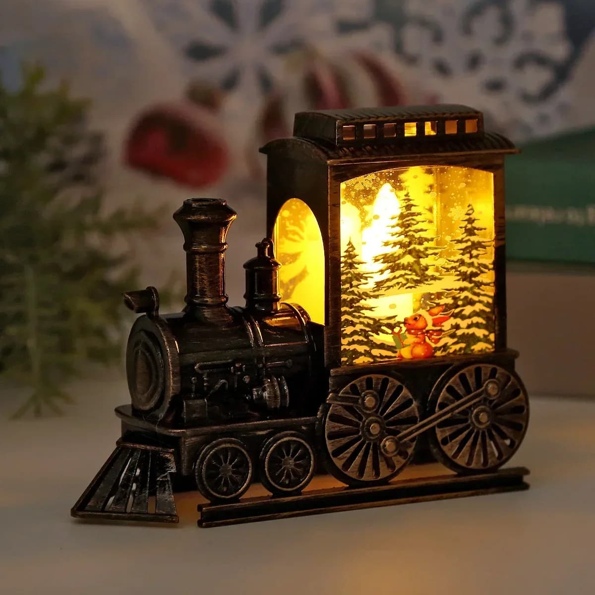 Lampu Malam Kereta Api Gaya Vintage dengan Adegan Santa