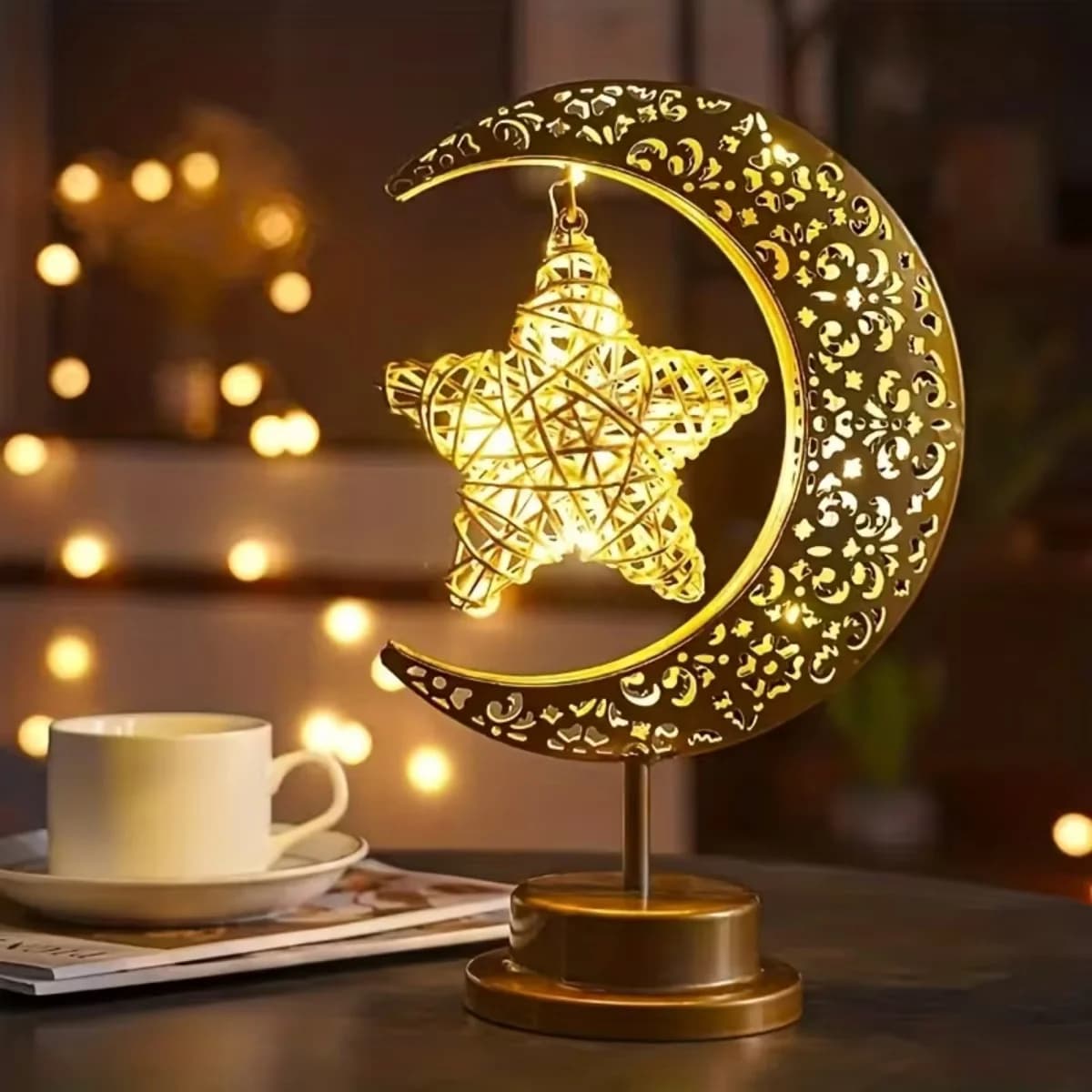 Lampu Meja Besi Berongga Emas Bentuk Bulan dengan LED Cahaya Putih Hangat